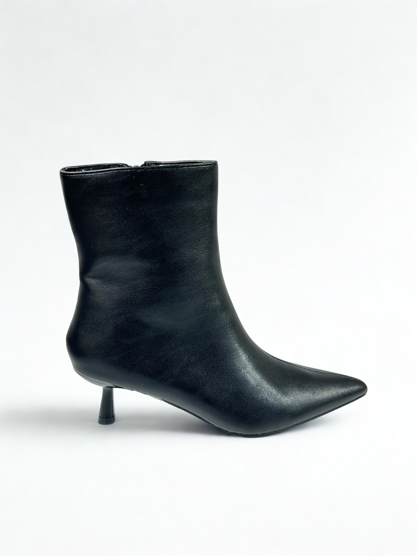 BOTÍN EMMA TACÓN KITTEN NEGRO