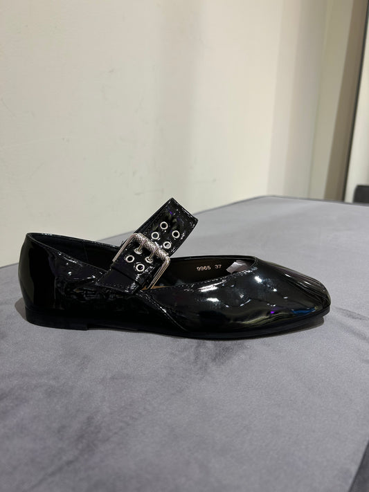 ZAPATO PLANO SILVANA HEBILLA NEGRO