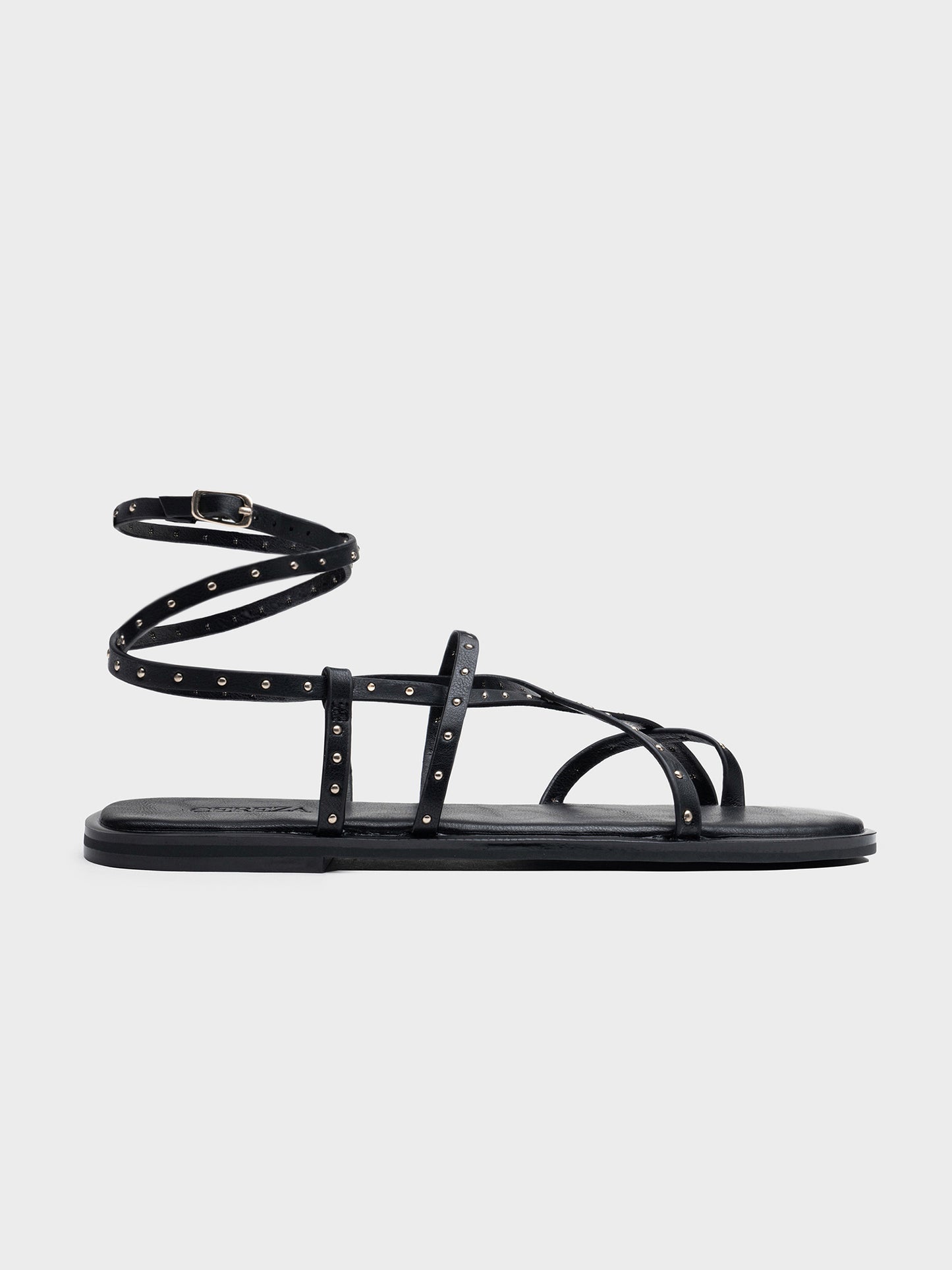 SANDALIA PLANA TACHUELAS ROMANA BLACK