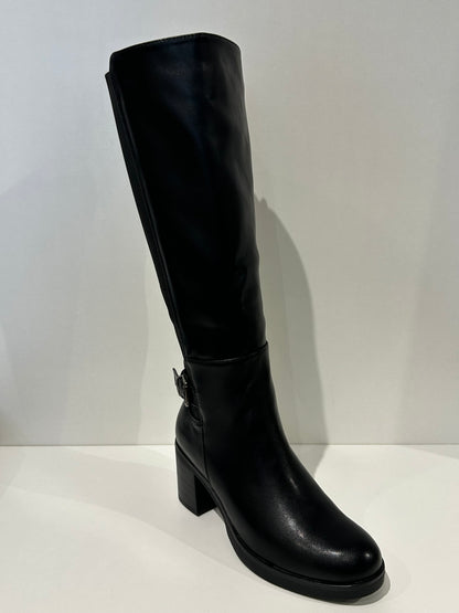 BOTA ALTA GOMA TACÓN NEGRA
