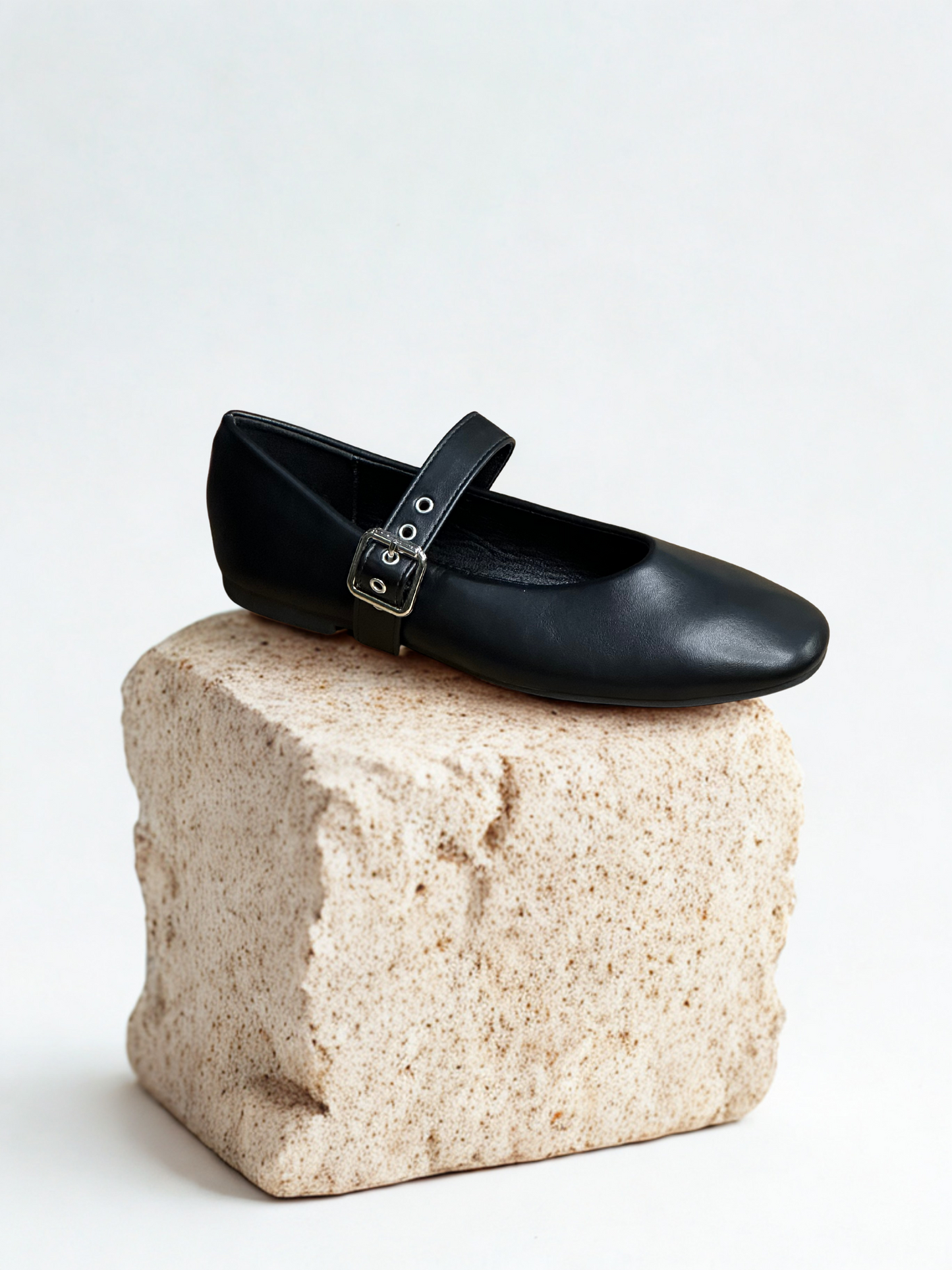 ZAPATO PLANO AMAYA HEBILLA NEGRO