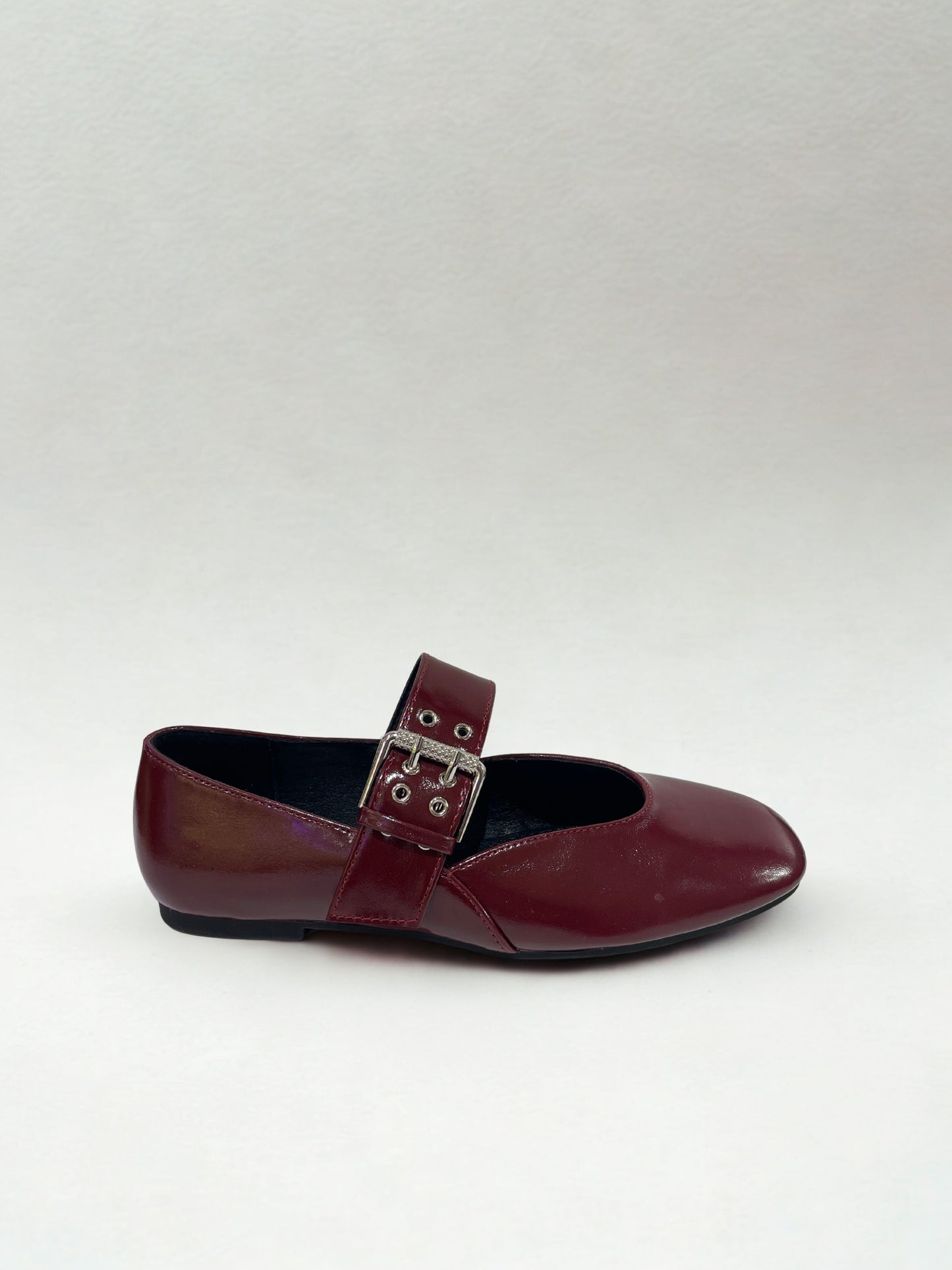 ZAPATO PLANO HEBILLA RED