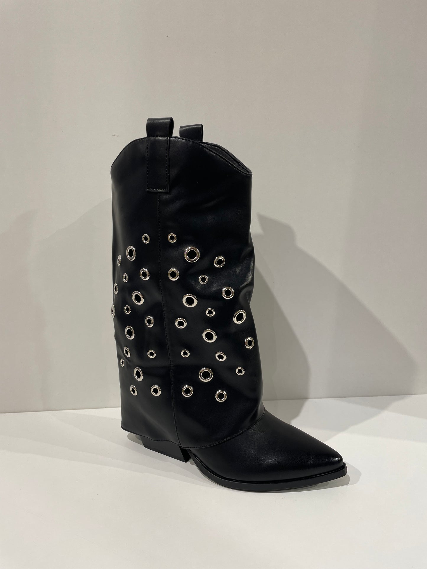 BOTA CAMILA POLAINA OJALES BLACK