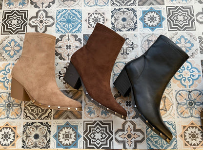 BOTÍN TACON TACHAS NEGRO