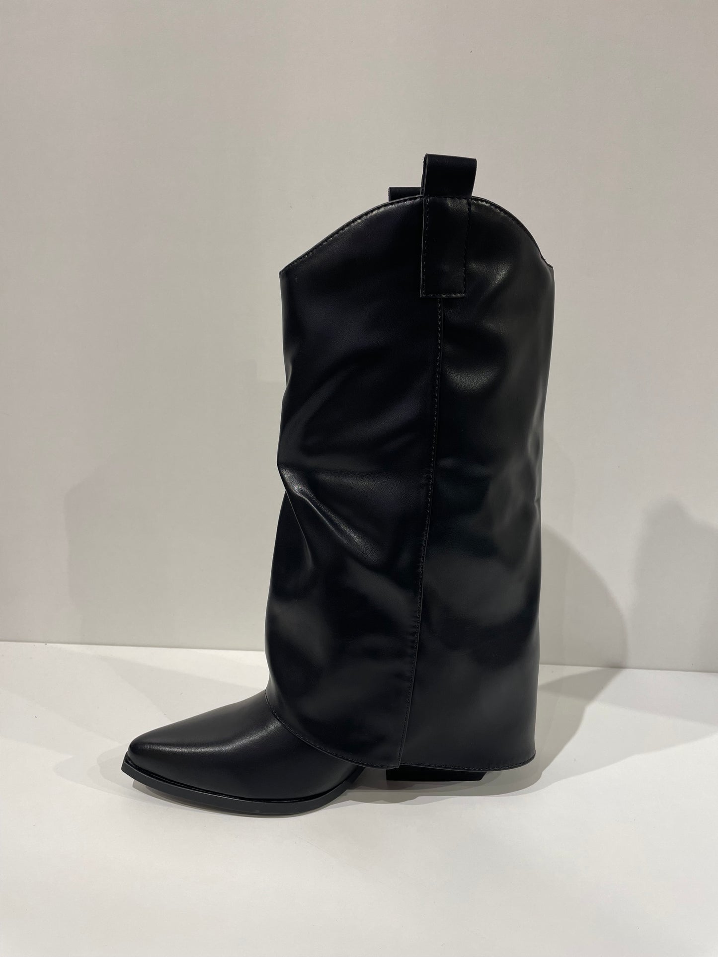 BOTA CAMILA POLAINA OJALES BLACK