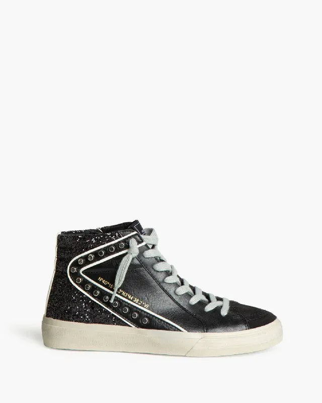 SNEAKER BOTÍN TACHUELAS BRILLO NEGRO