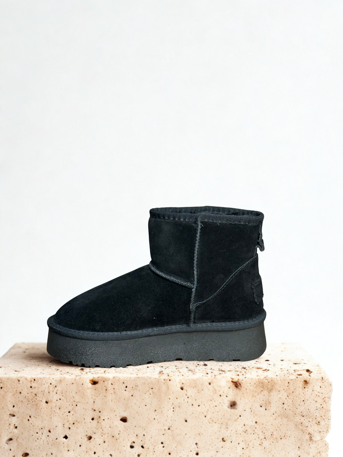 BOTA VERA PELITO PIEL NEGRO