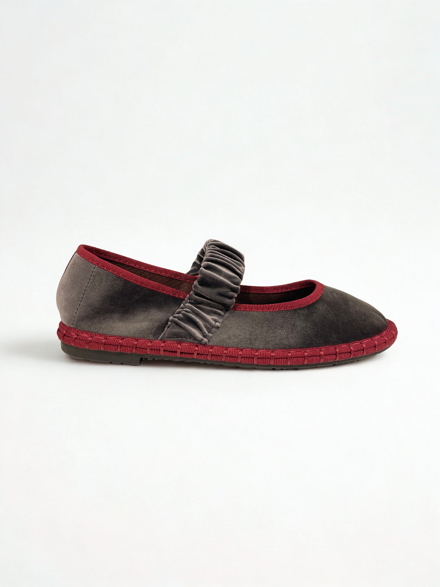 MERCEDITAS BEATRIZ GOMA GREY/WINE