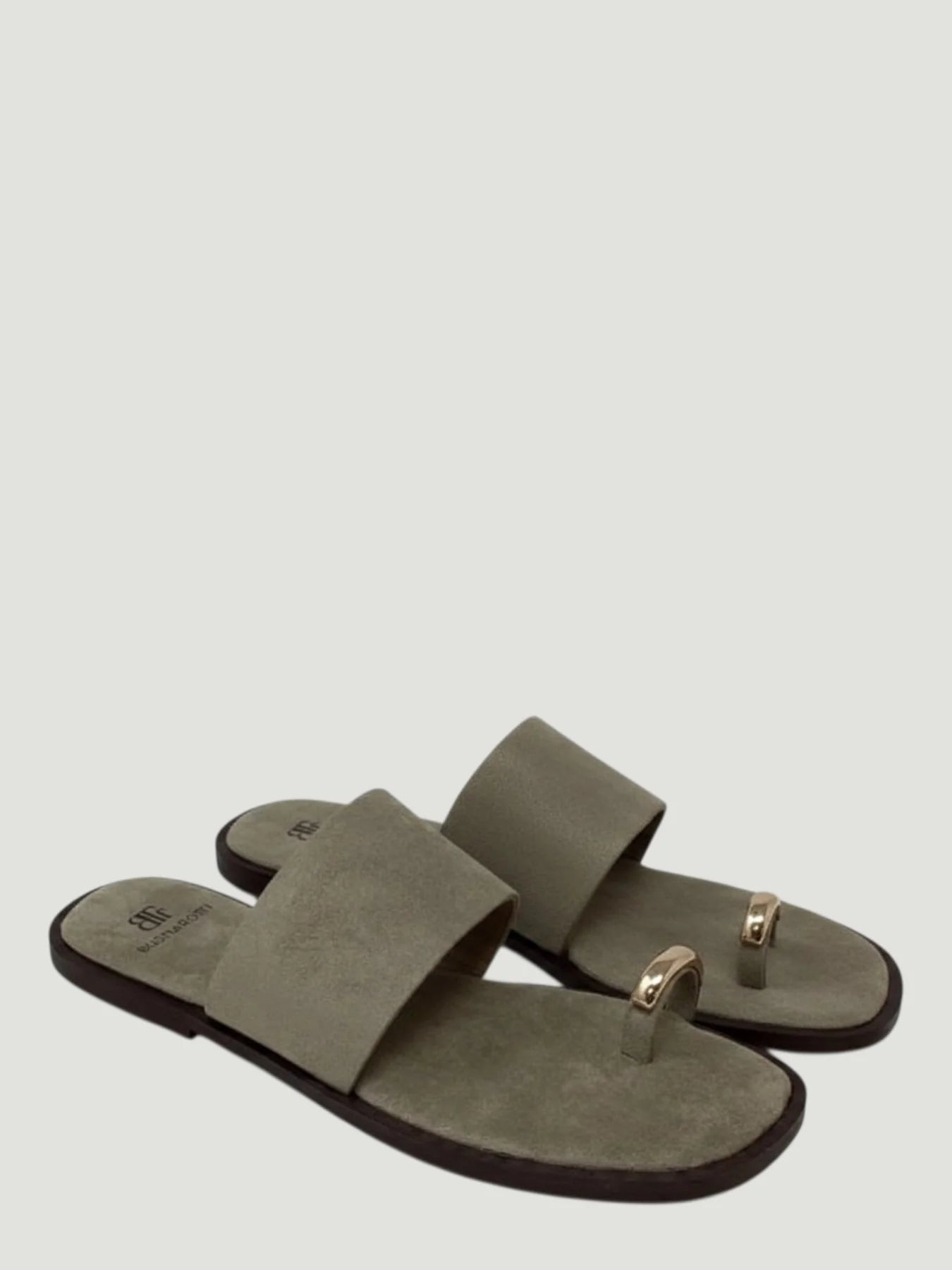 SANDALIA PLANA BANDA ANCHA ANILLO DEDO KHAKI
