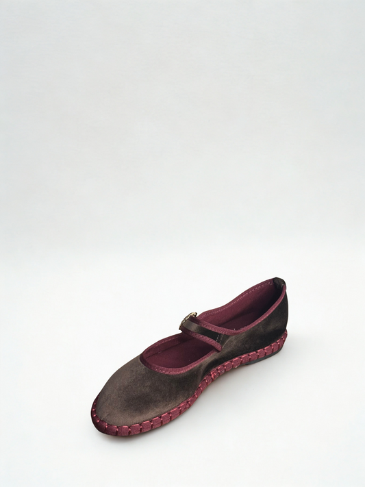 MERCEDITA SOFÍA BROWN/WINE