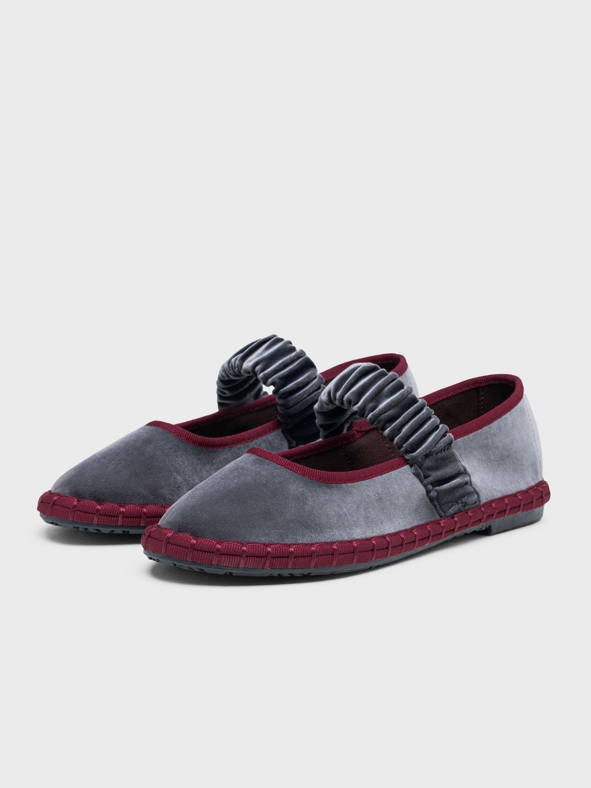 MERCEDITAS BEATRIZ GOMA GREY/WINE