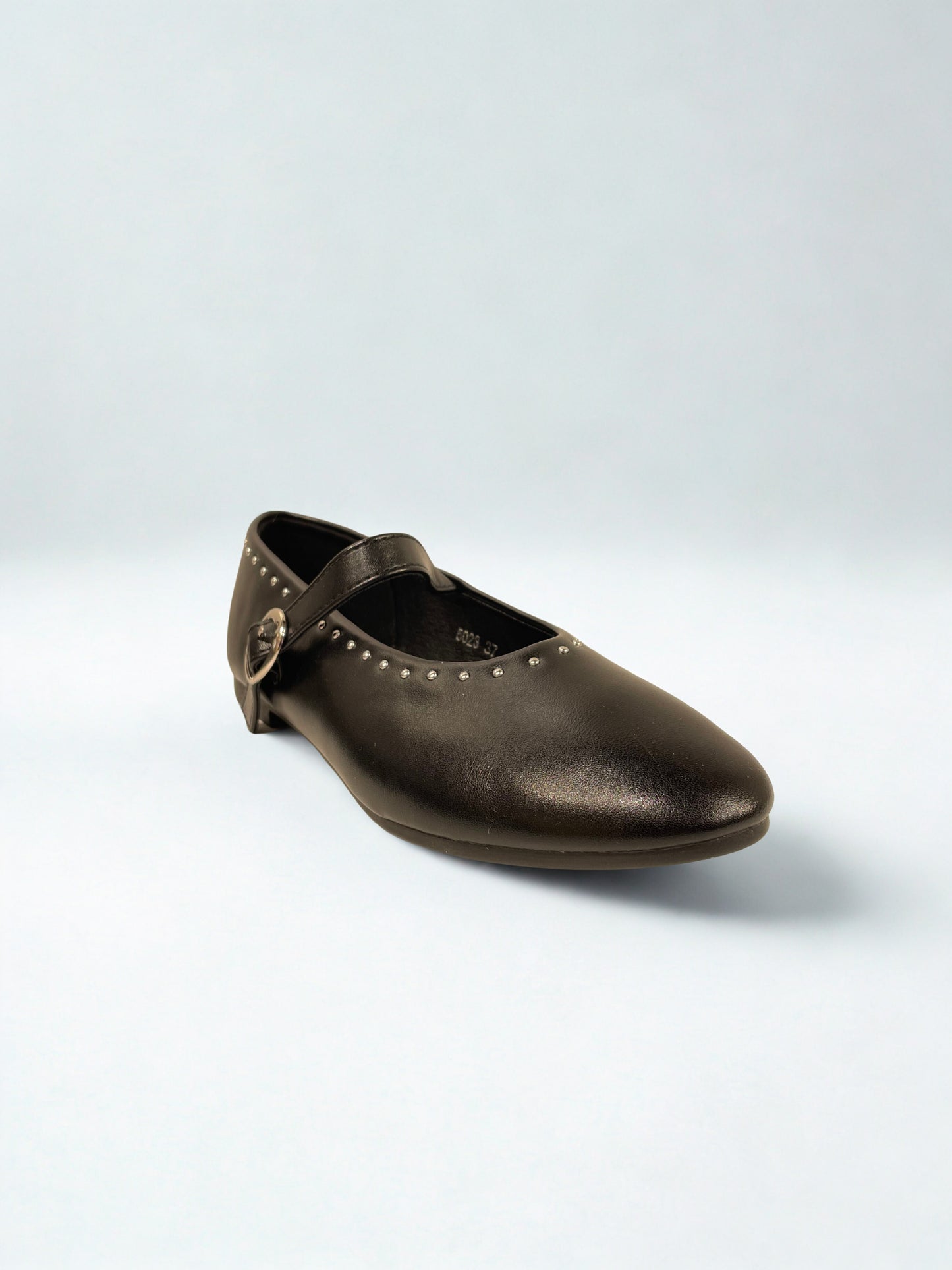 MERCEDITAS TACHUELAS BLACK