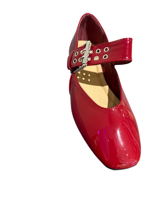 ZAPATO PLANO SILVANA HEBILLA GRANATE