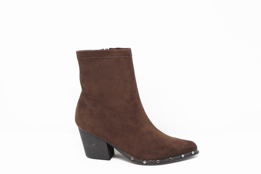 BOTÍN TACÓN TACHAS MARRÓN