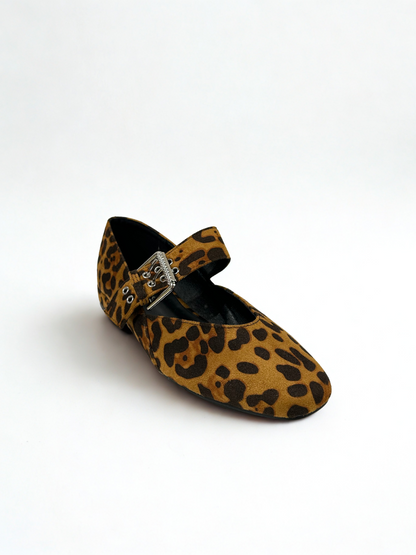 ZAPATO CLAUDIA PLANO LEOPARDO