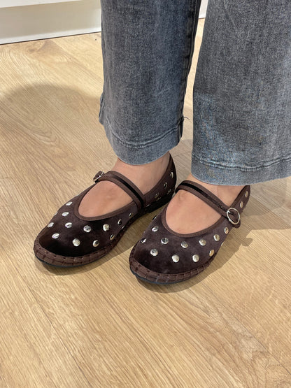 MERCEDITAS NAYLA TACHUELAS BROWN