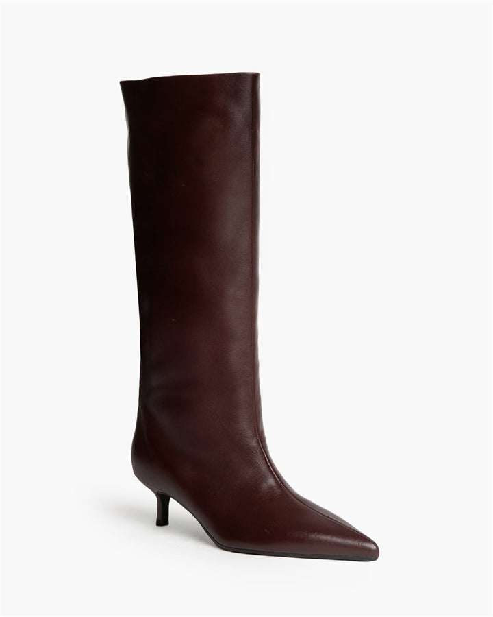 BOTA ALTA CAÑA ANCHA KITTEN C BURDEOS