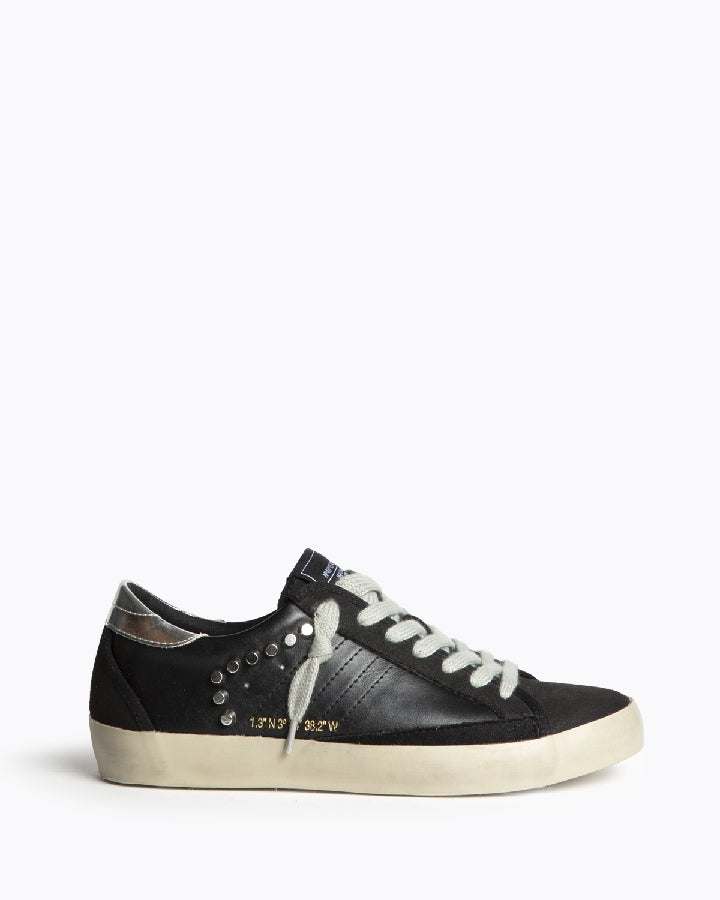 ZAPATILLA RETRO TACHUELAS NEGRO