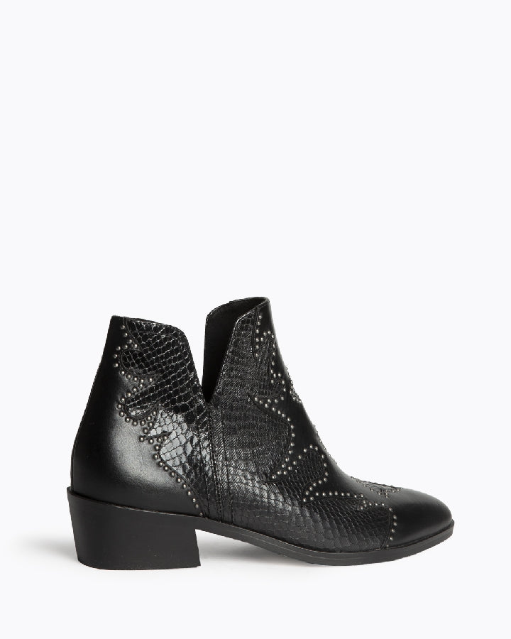 BOTÍN TRIANA TACHUELAS NEGRO