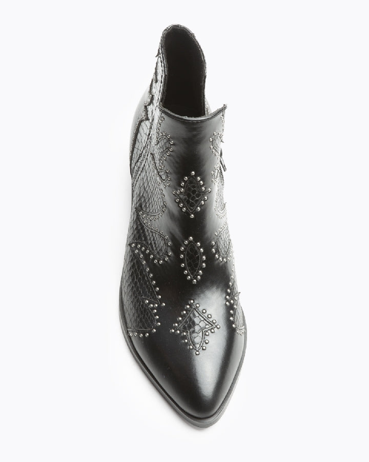 BOTÍN TRIANA TACHUELAS NEGRO