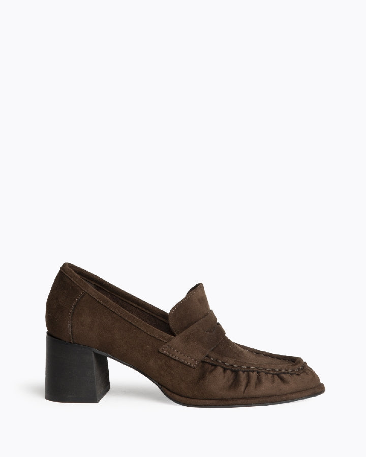 MOCASÍN MARIANA TACÓN CAFÉ