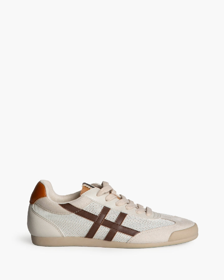 ZAPATILLAS RETRO CALADA BEIGE / CAFÉ