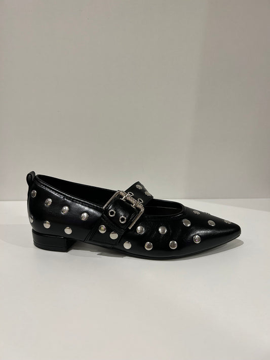 ZAPATO PLANO NURIA TACHUELAS BLACK