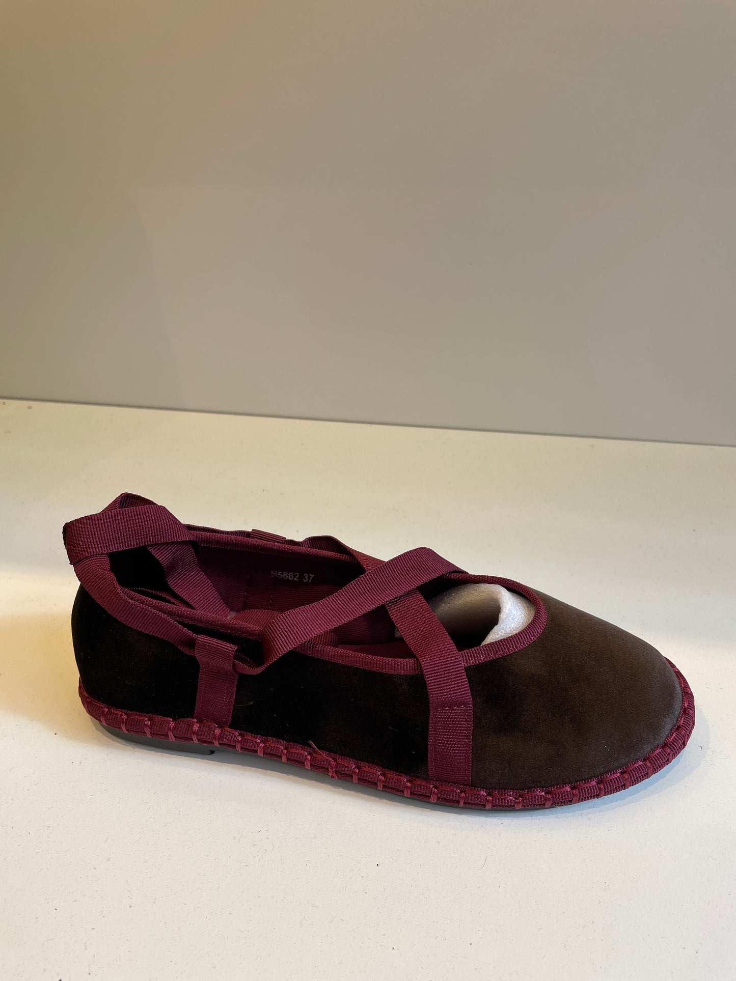 MERCEDITAS CINTA BROWN WINE