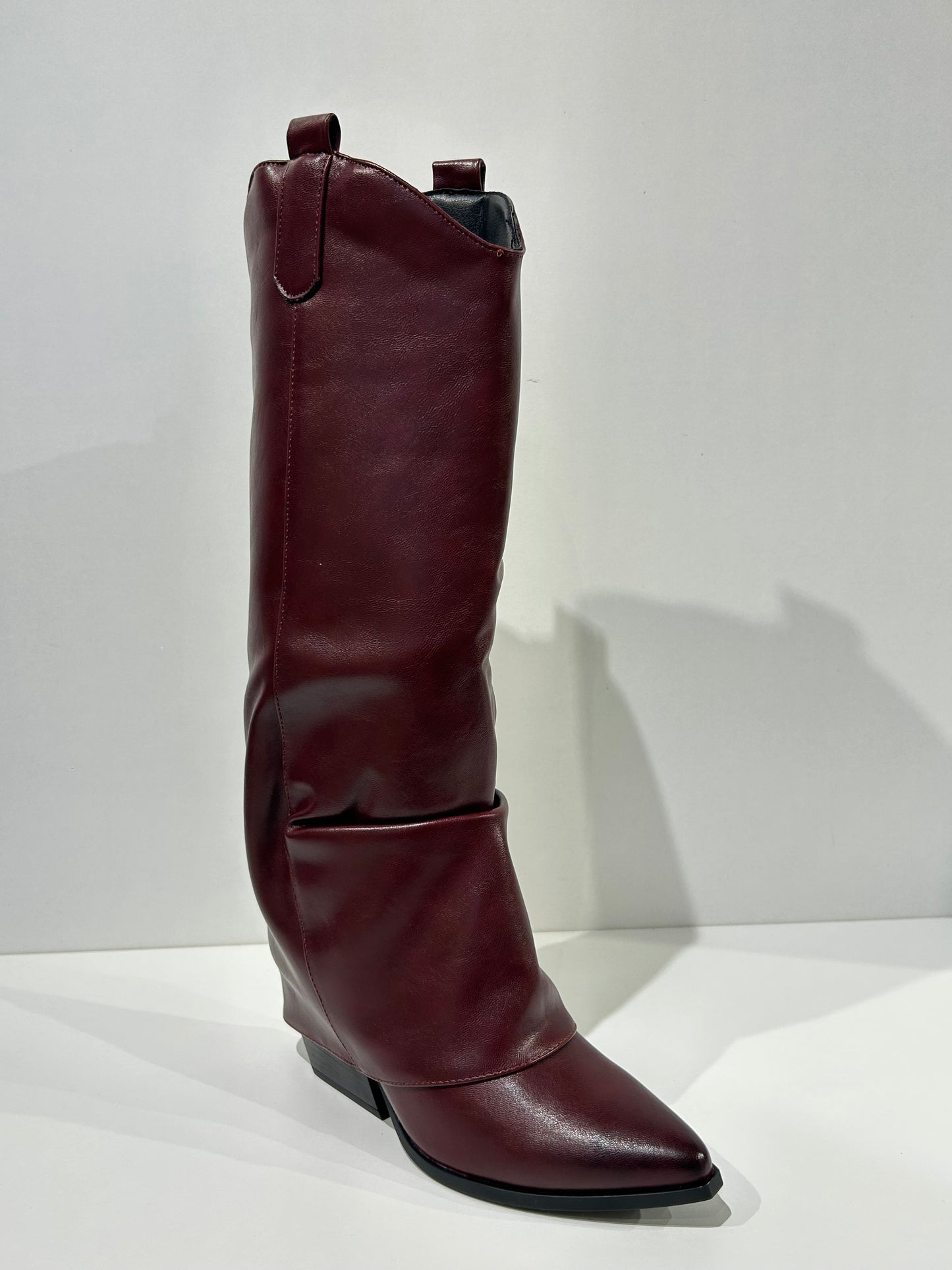 BOTA MERCEDES POLAINA COWBOY WINE RED