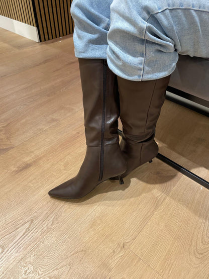 BOTA ALTA MARY TACÓN KITTEN MARRÓN