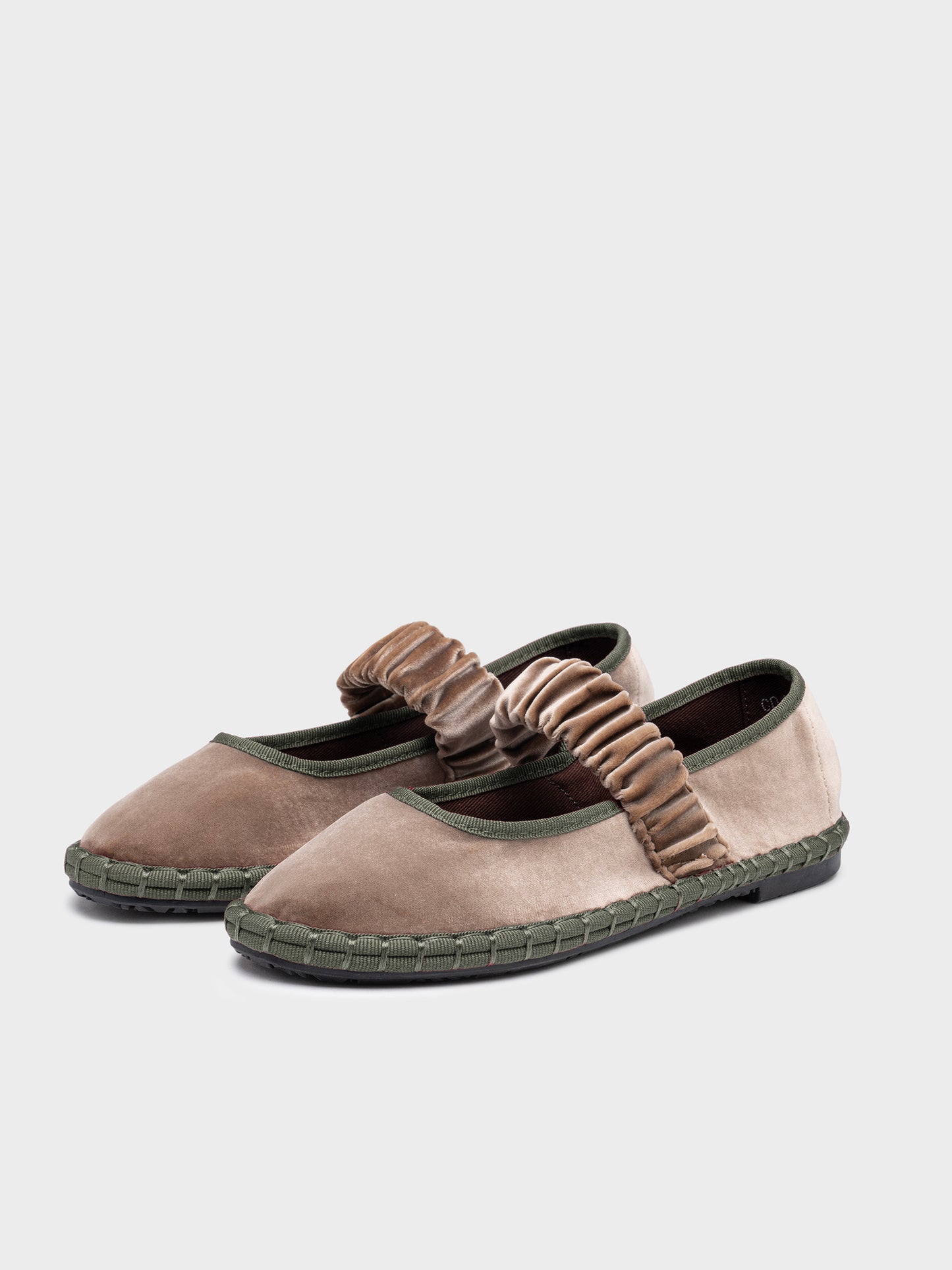 MERCEDITAS BEATRIZ GOMA MOCHA/MOUSSE