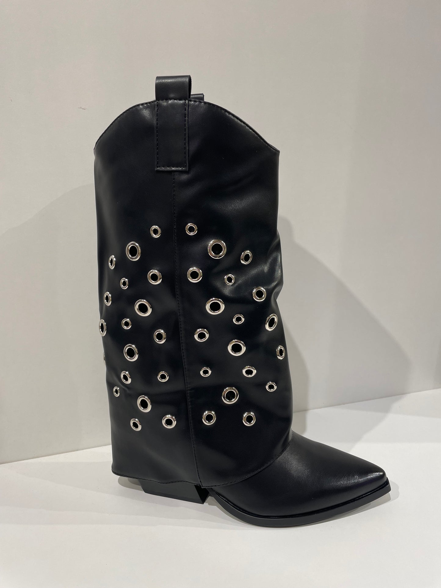 BOTA CAMILA POLAINA OJALES BLACK