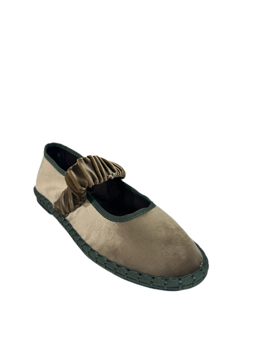 MERCEDITAS BEATRIZ GOMA MOCHA/MOUSSE