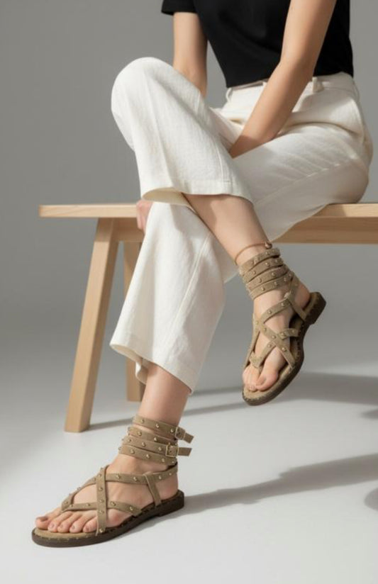 SANDALIA ROMANA TACHUELAS KHAKI