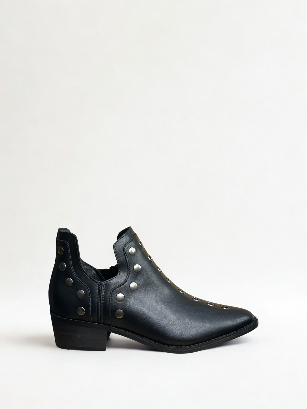 BOTIN CARNABY TACHUELAS PU BLACK