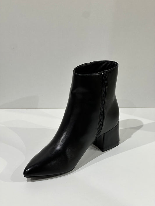 BOTÍN TACÓN NEGRO