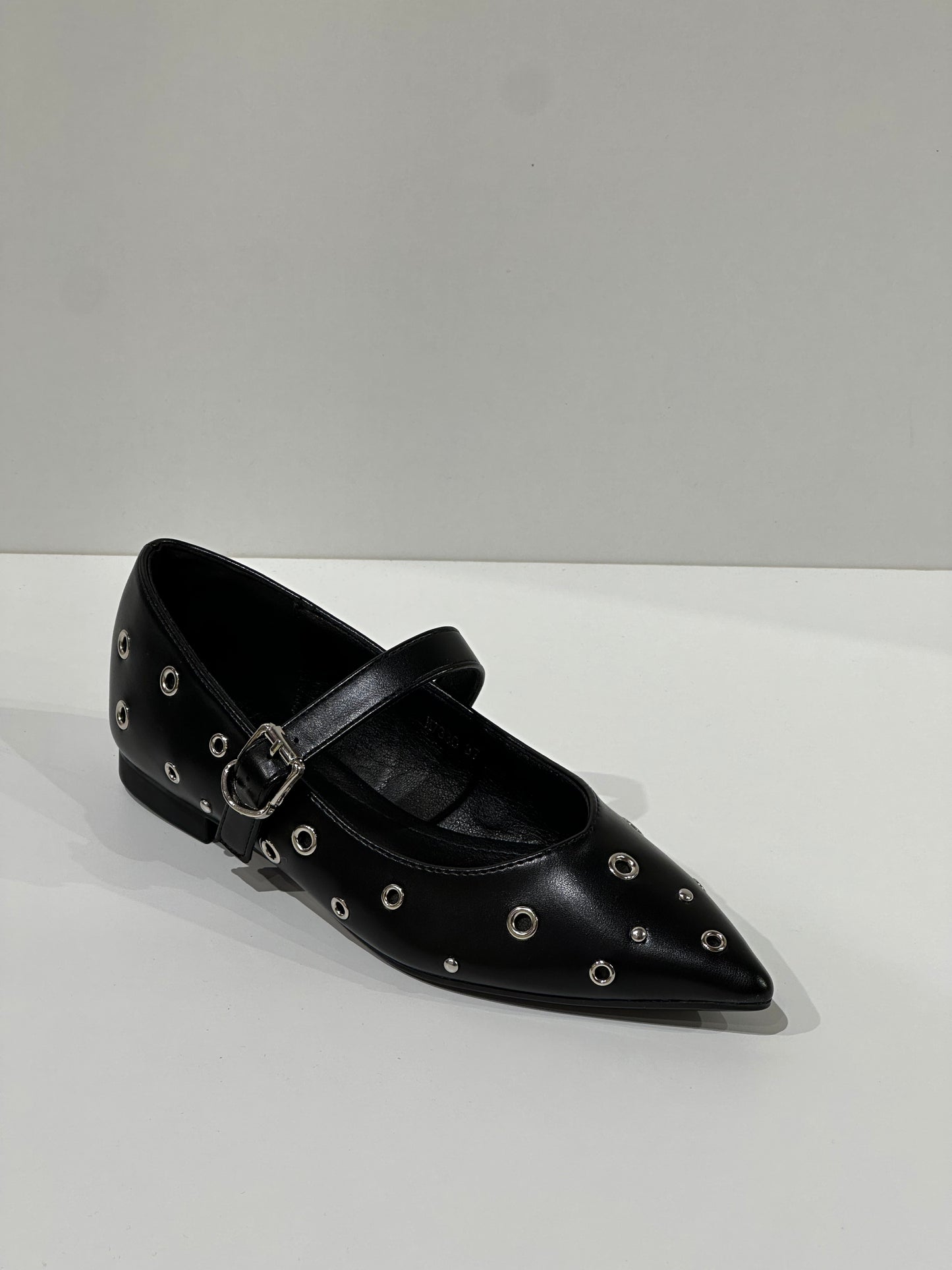ZAPATO PLANO OJALES