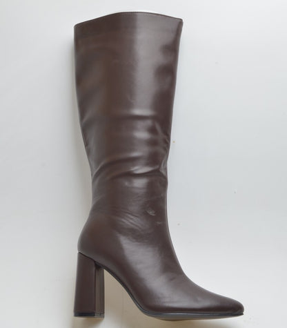 BOTA CARMEN ALTA TACÓN MARRÓN