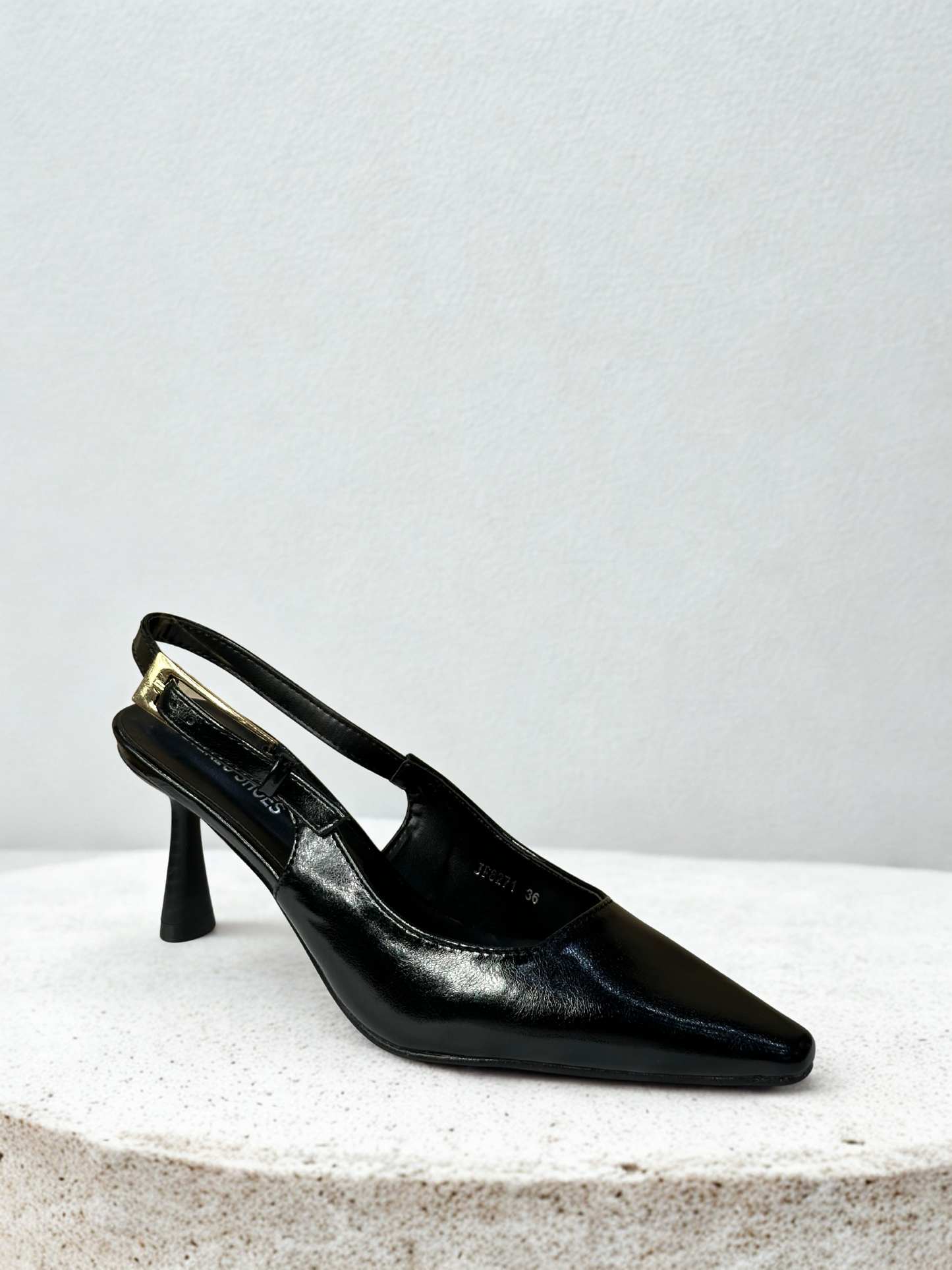 ZAPATO SOFÍA KITTEN DESTALONADOS NEGRO