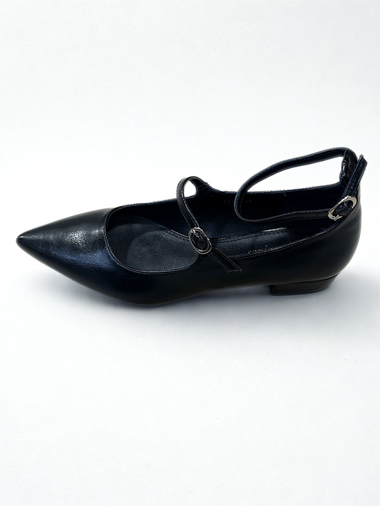 ZAPATO MARY JANE EN PUNTA NEGRO
